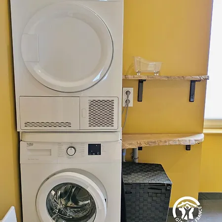 La Rose Tremiere, 6 Personnes * Cosse-le-Vivien