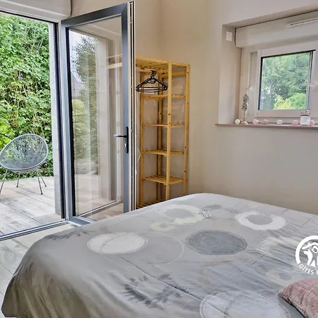 La Rose Tremiere, 6 Personnes Cosse-le-Vivien