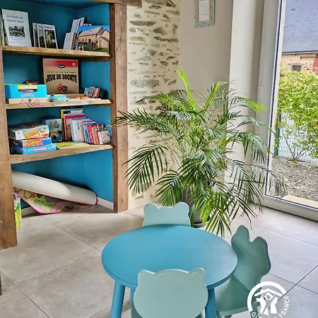 La Rose Tremiere, 6 Personnes Cosse-le-Vivien