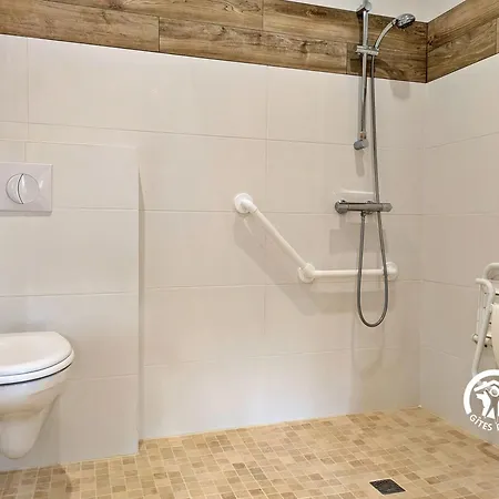 La Rose Tremiere, 6 Personnes Holiday home Cosse-le-Vivien