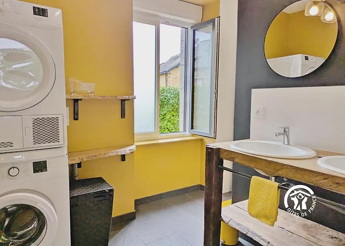 La Rose Tremiere, 6 Personnes Ferienhaus Cossé-le-Vivien