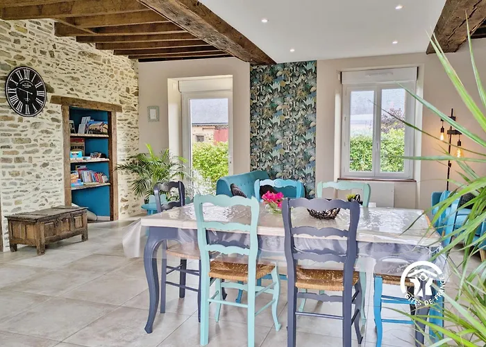 La Rose Tremiere, 6 Personnes * Cossé-le-Vivien