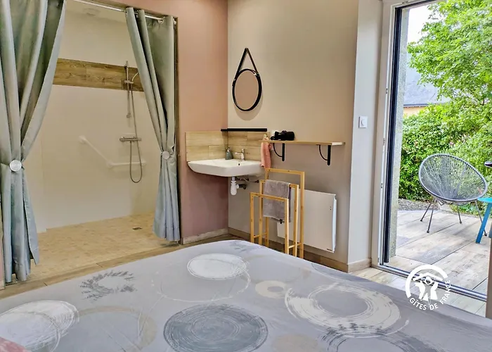 La Rose Tremiere, 6 Personnes Ferienhaus Cossé-le-Vivien