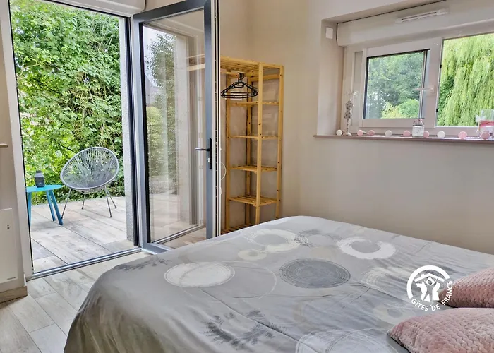 La Rose Tremiere, 6 Personnes Cossé-le-Vivien