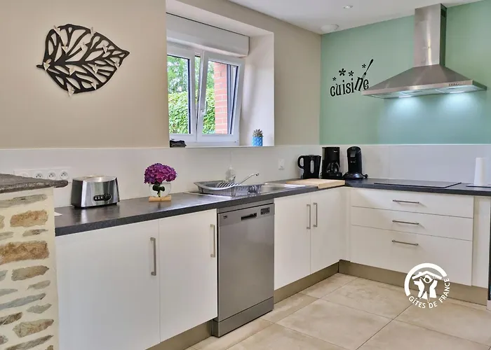 La Rose Tremiere, 6 Personnes * Cossé-le-Vivien