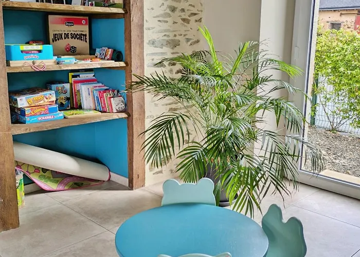 La Rose Tremiere, 6 Personnes Cossé-le-Vivien